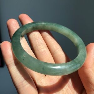 Jadeite jade bangle